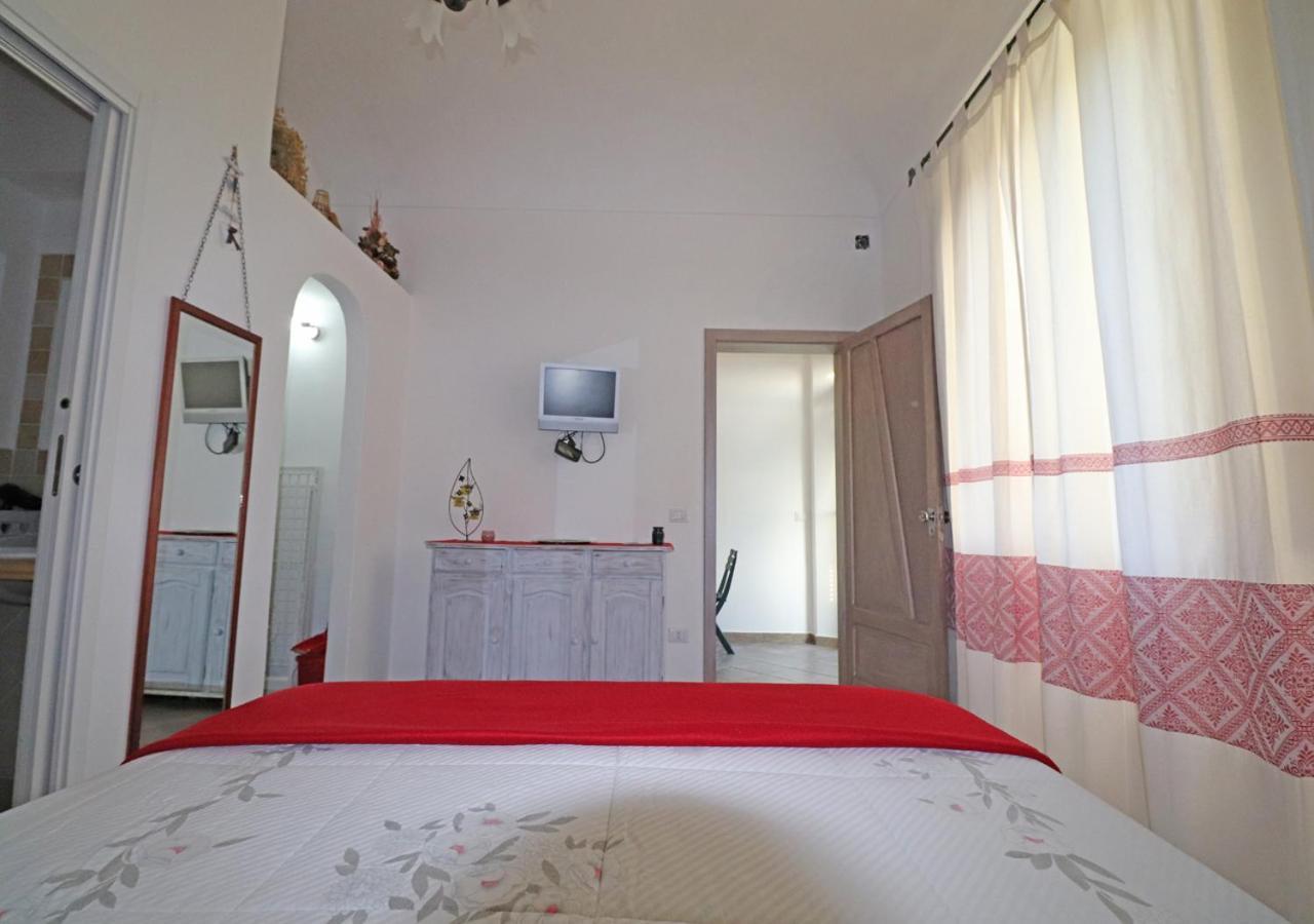 Murphy Holiday Home - Mongiardino 01 La Maddalena  Kültér fotó