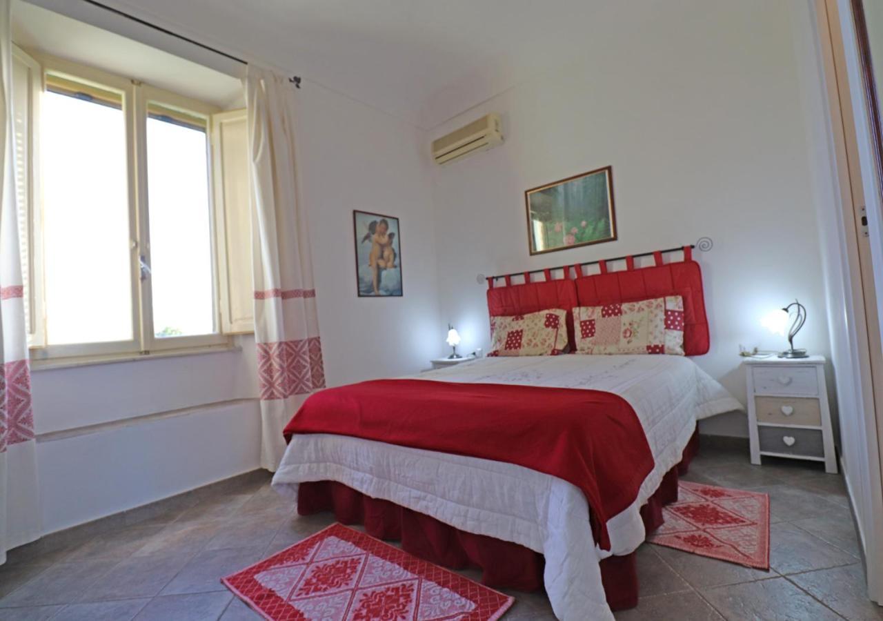 Murphy Holiday Home - Mongiardino 01 La Maddalena  Kültér fotó